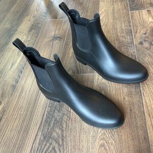 Sam Edelman Black Chelsea Booties | Women's Size 8 | Great condition